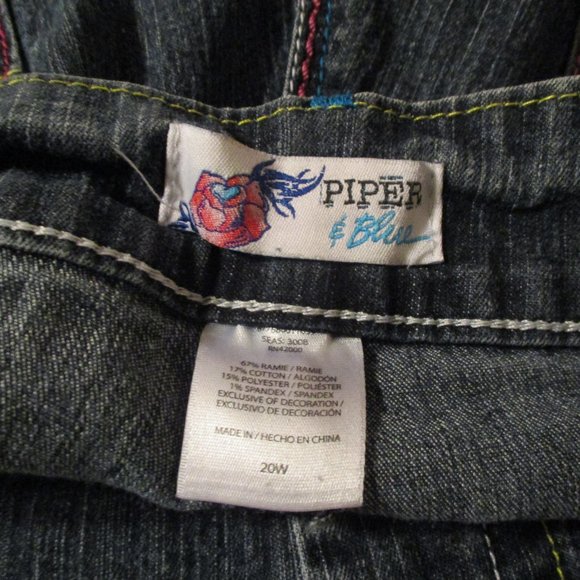 Embroidered & Applique Crop Jeans Plus 20W - Picture 8 of 9